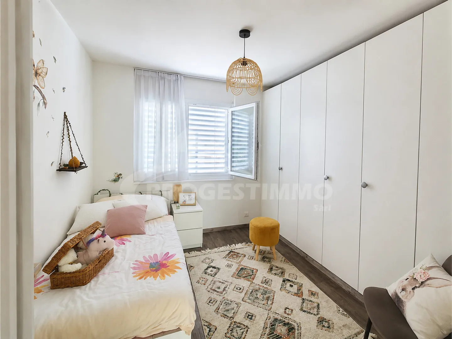 Appartement spacieux avec jardin - Photo 6 sur 8