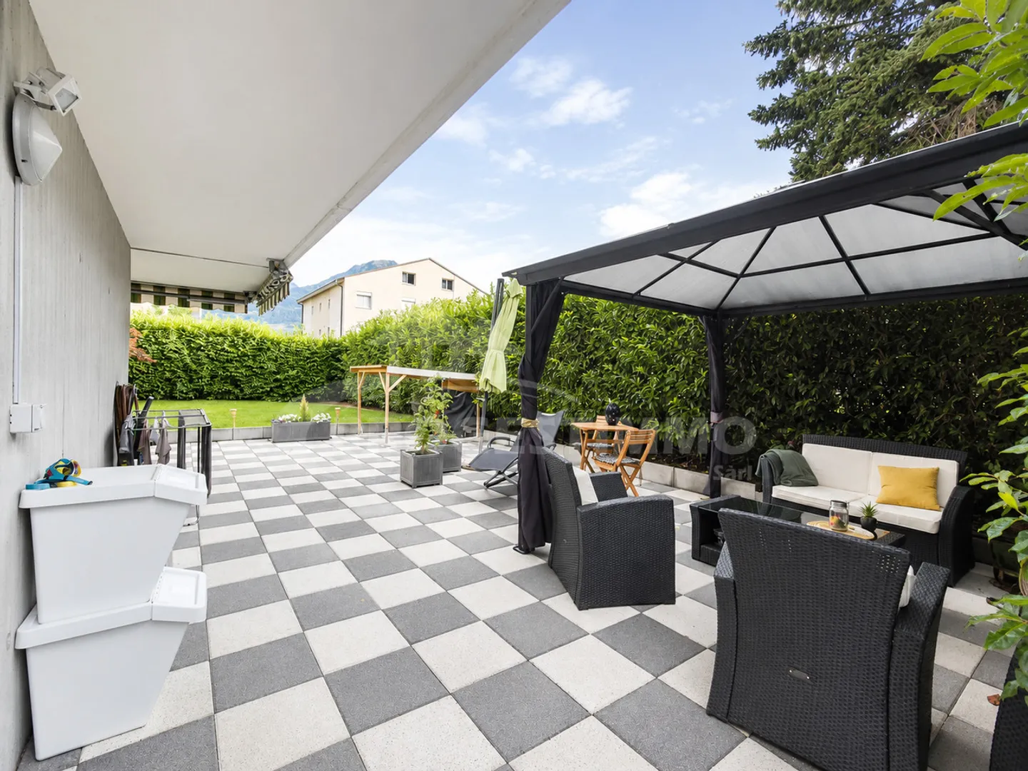 Appartement spacieux avec jardin - Photo 7 sur 8
