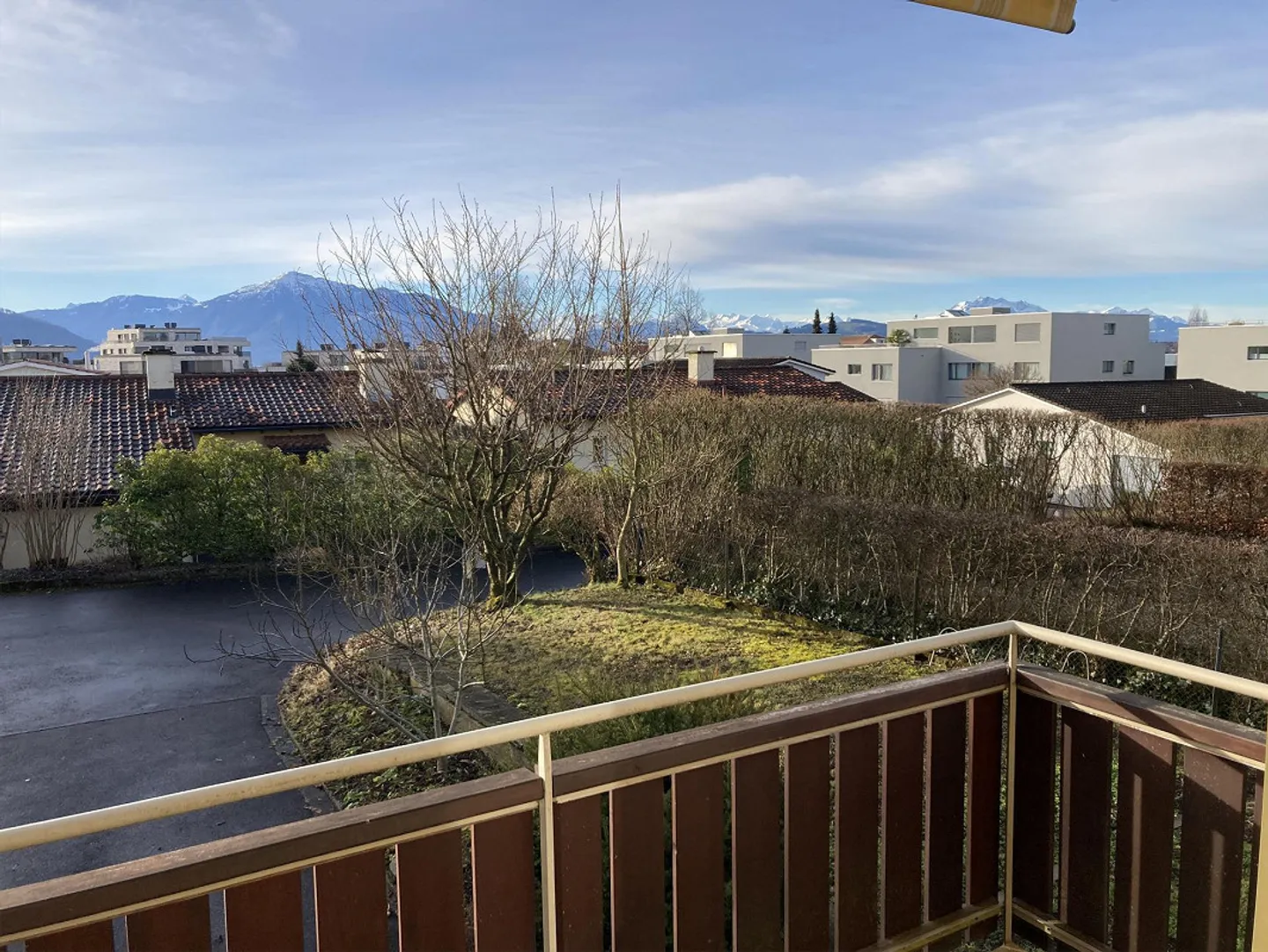 Appartamento di 4 locali recentemente ristrutturato e tranquillo - Foto 1 di 7