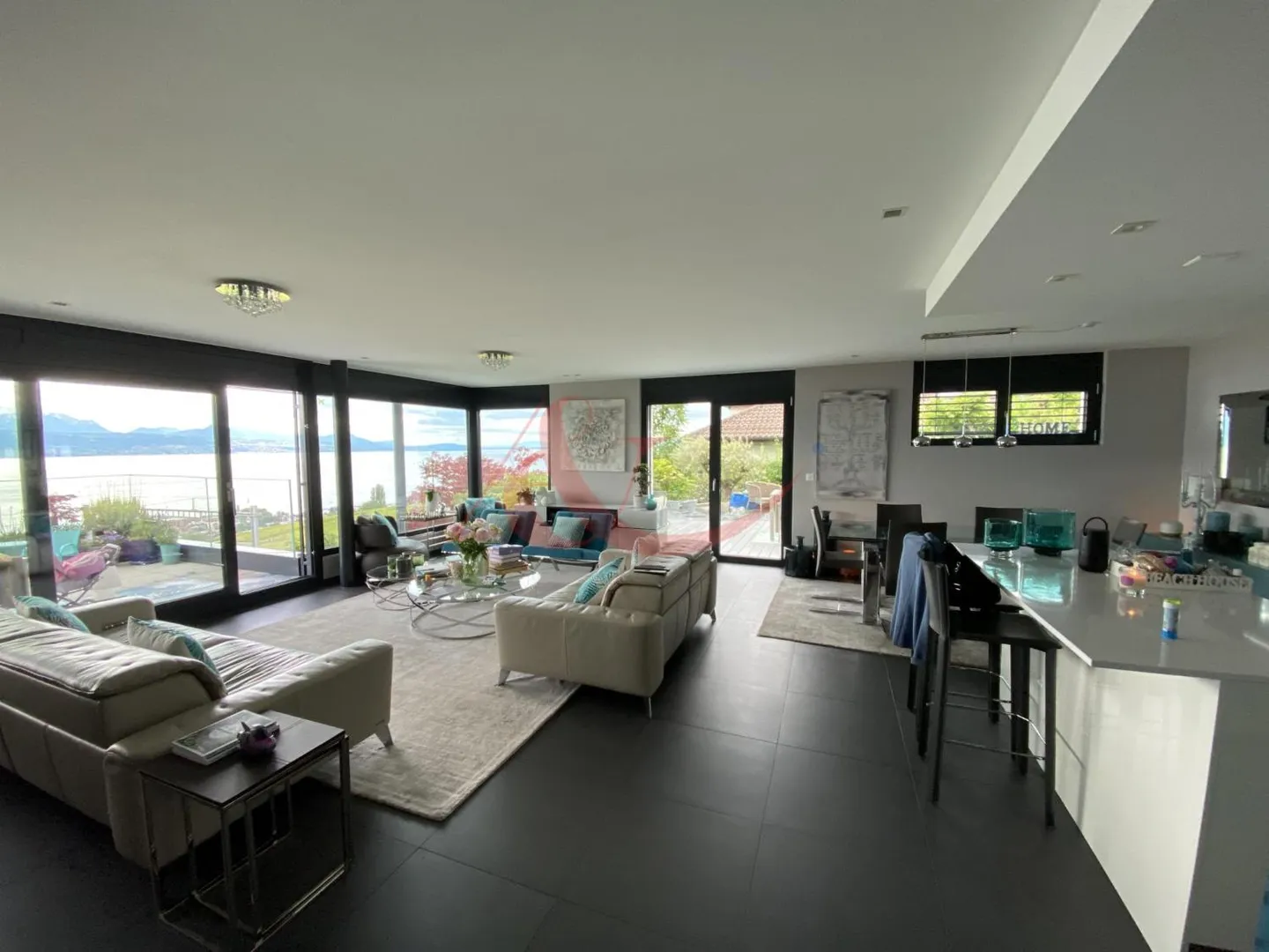 Modern property offering a view of the lake and the Alps? The Conversion - Photo 4 of 8