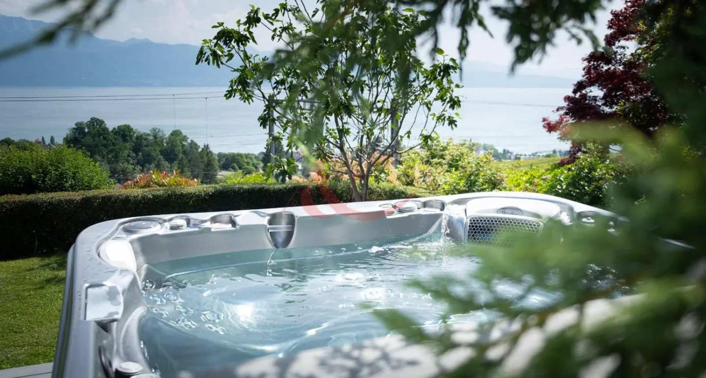 Modern property offering a view of the lake and the Alps? The Conversion - Photo 8 of 8