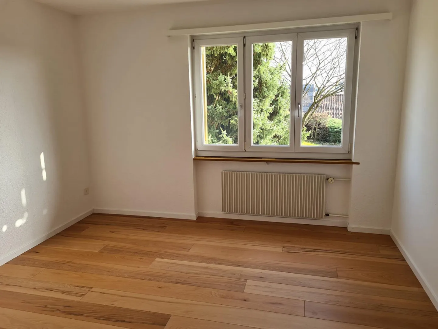 Appartamento di 4 locali recentemente ristrutturato e tranquillo - Foto 5 di 7