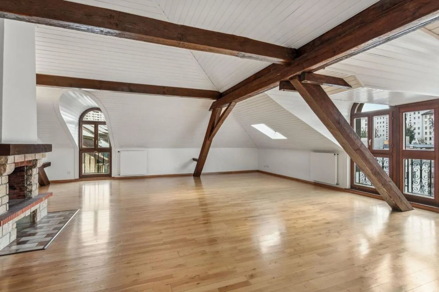 Geräumige Wohnung nahe Stadtzentrum - Foto 1 von 10