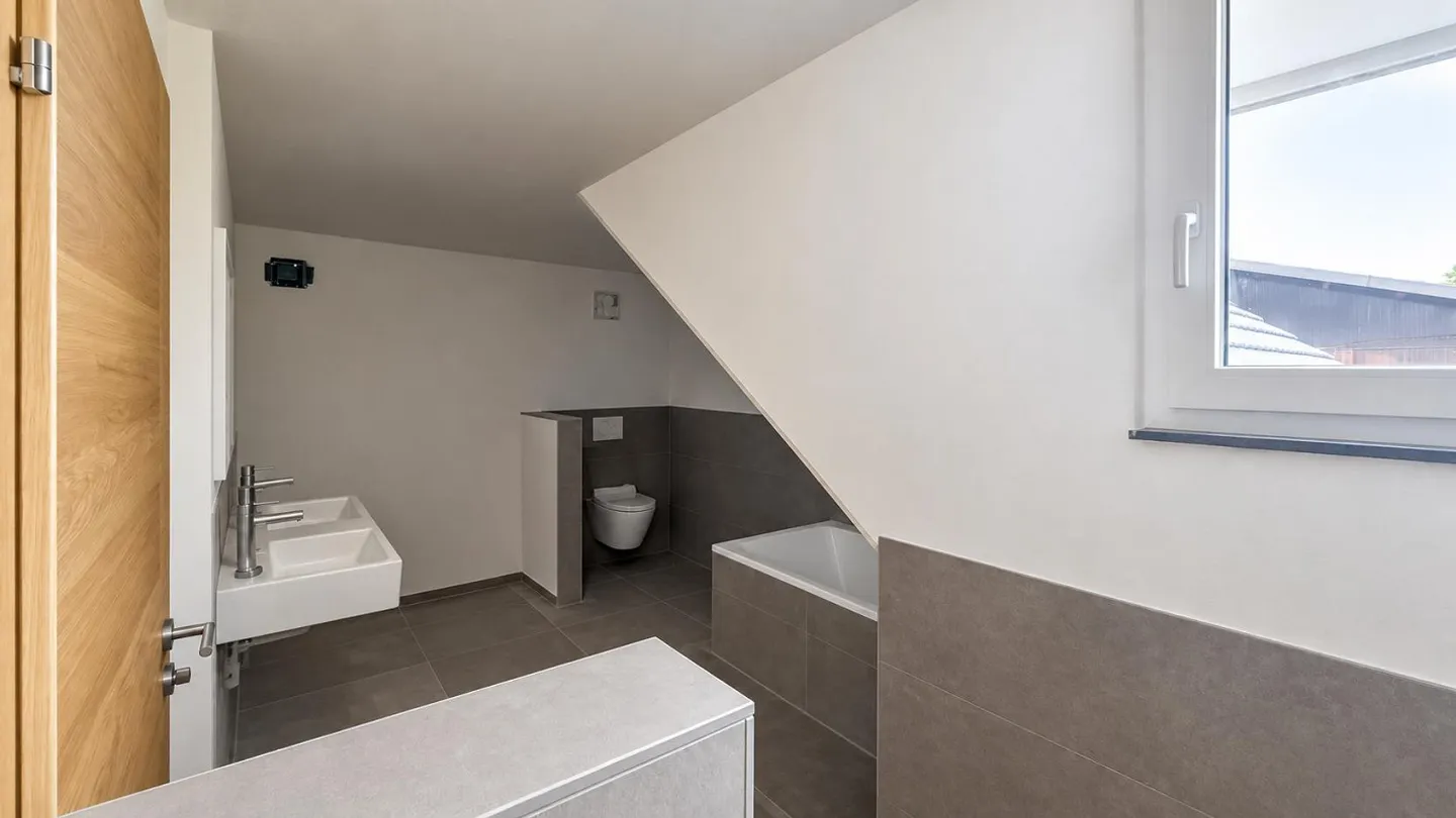 Maison de 5,5 pièces - un foyer moderne avec beaucoup d'espace pour toute la famille - Photo 8 sur 13