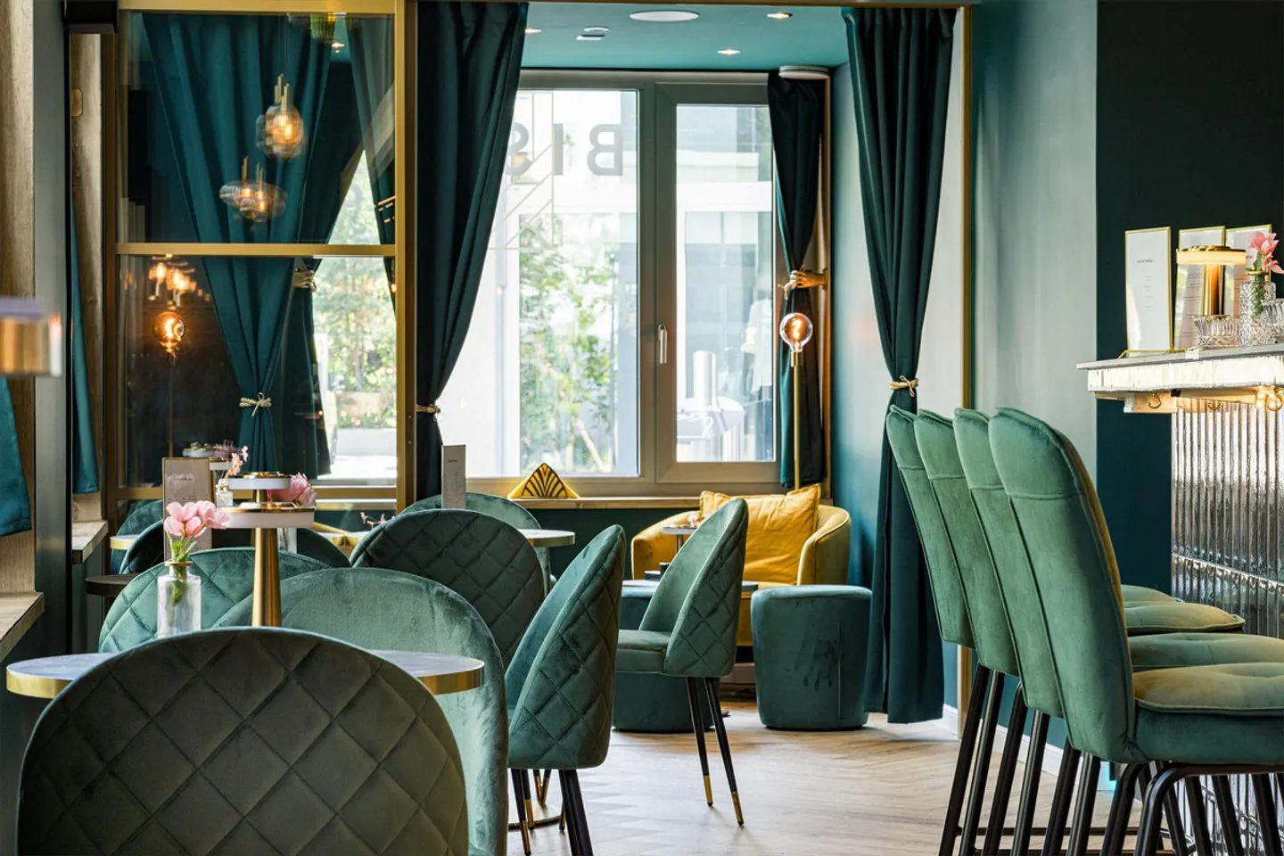 ESPACE COMMERCIAL ART DÉCO POLYVALENT À GLASI BÜLACH - Photo 4 sur 5