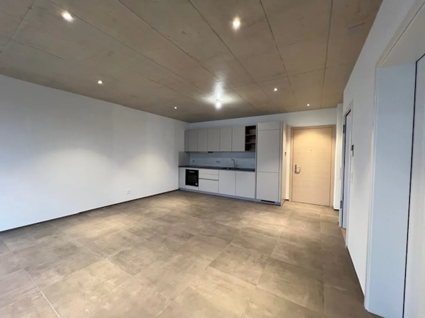 In affitto: splendido appartamento moderno e luminoso di 2,5 locali - 1° piano - Foto 3 di 7