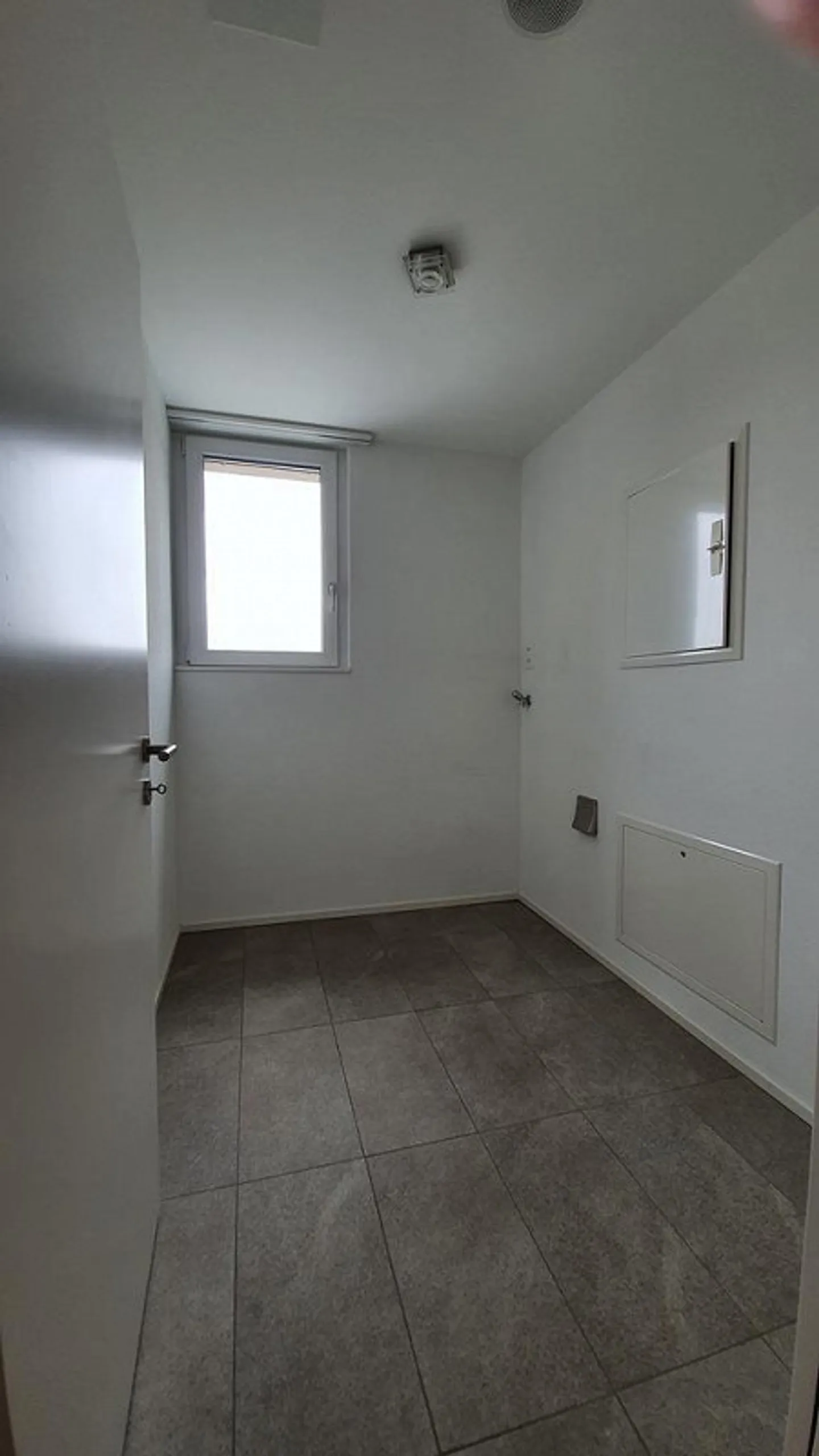 Spacious 2.5-room apartment in Minergie P - Photo 8 of 9