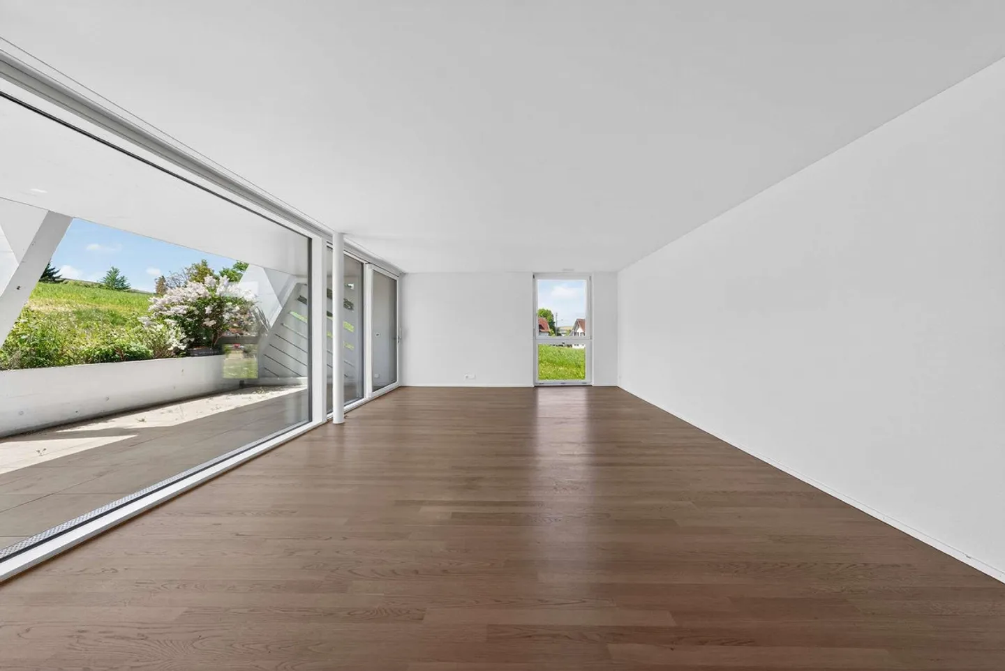 Spacious living: Modern 5.5-room apartment with 35.5 m² terrace - Photo 5 of 29