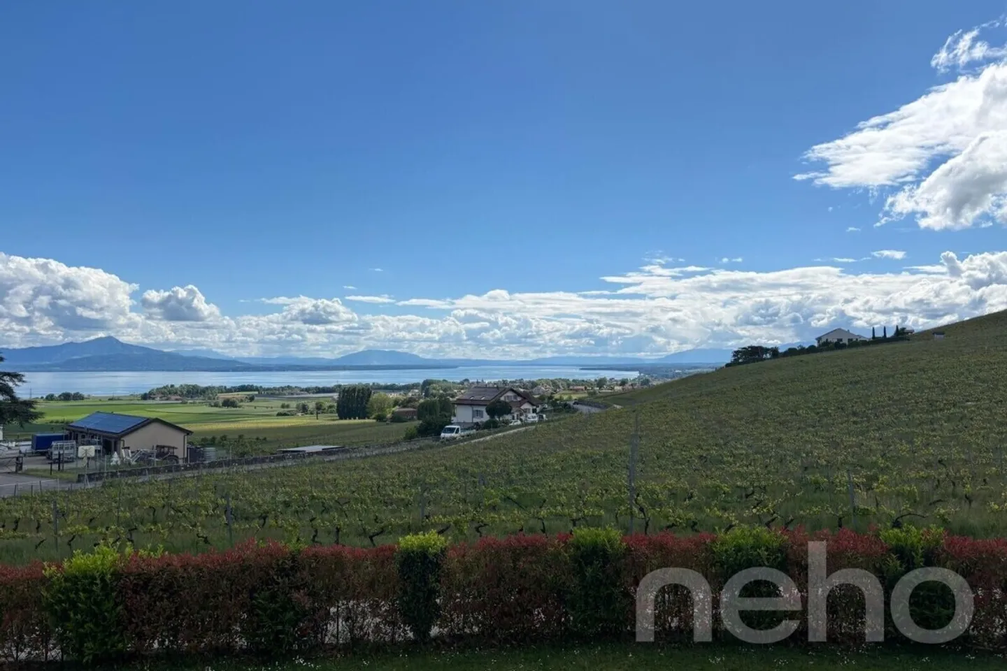 Casa moderna con volume eccezionale e vista sul lago e sulle Alpi - Foto 1 di 12