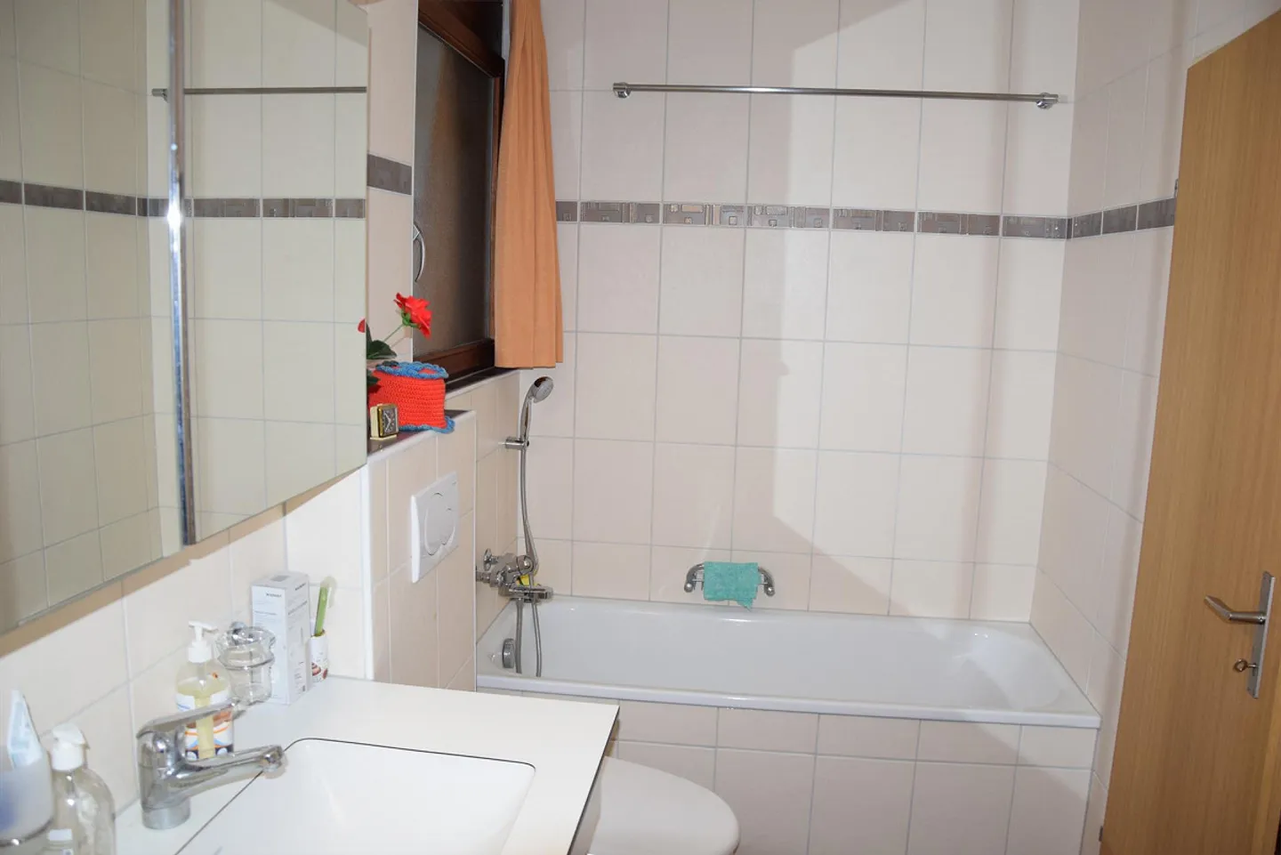 5 1/2 - Room Apartment on the Ground Floor including Underground Parking Space - Photo 7 of 12