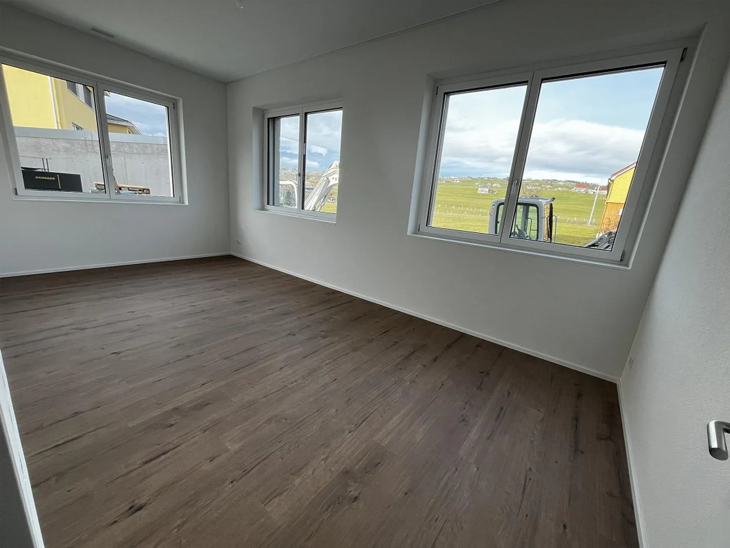 PRIMA AFFITTAZIONE: 157m2 Spazi Ufficio (6.5 Stanze Piano Terra Ovest) - Foto 5 di 9
