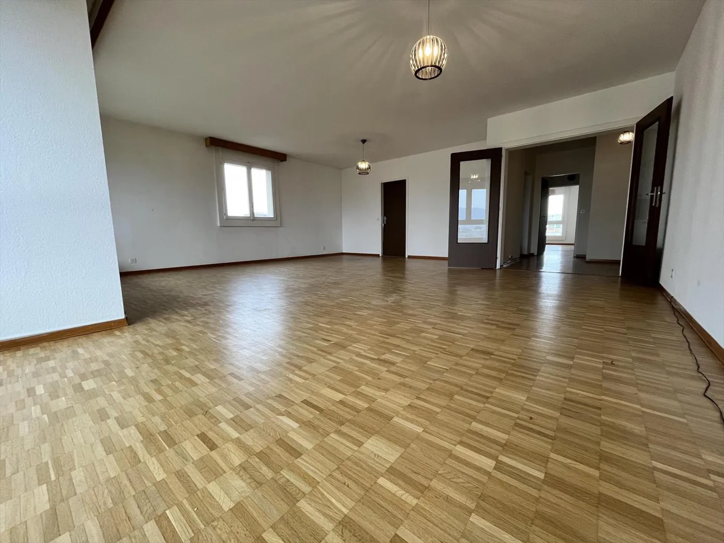 Appartement 7 pièces - Photo 1 sur 6