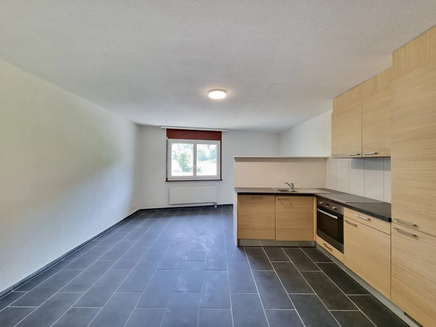 Charming studio on the 1st in Bex - Photo 1 of 6