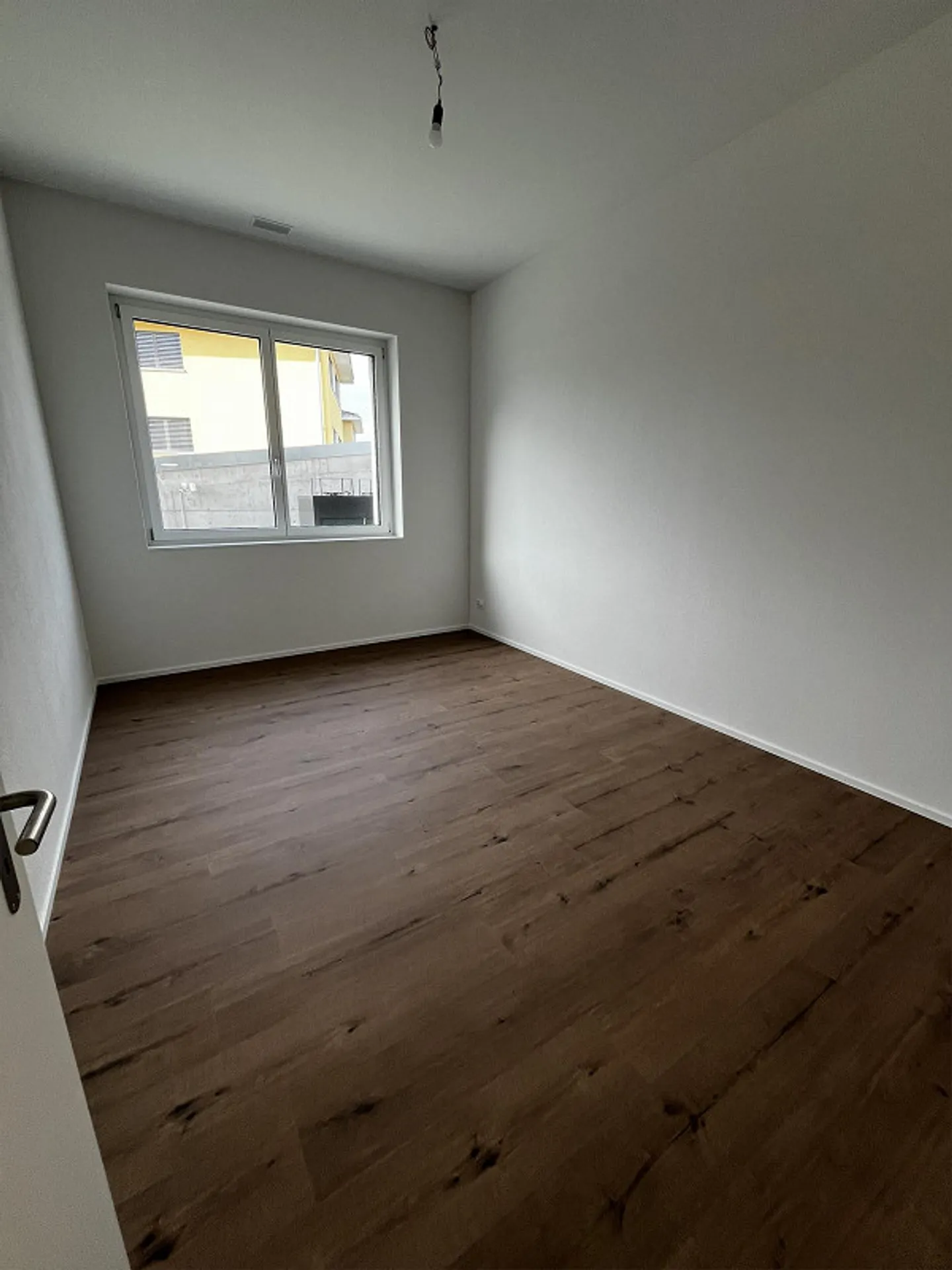 PRIMA AFFITTAZIONE: 157m2 Spazi Ufficio (6.5 Stanze Piano Terra Ovest) - Foto 6 di 9