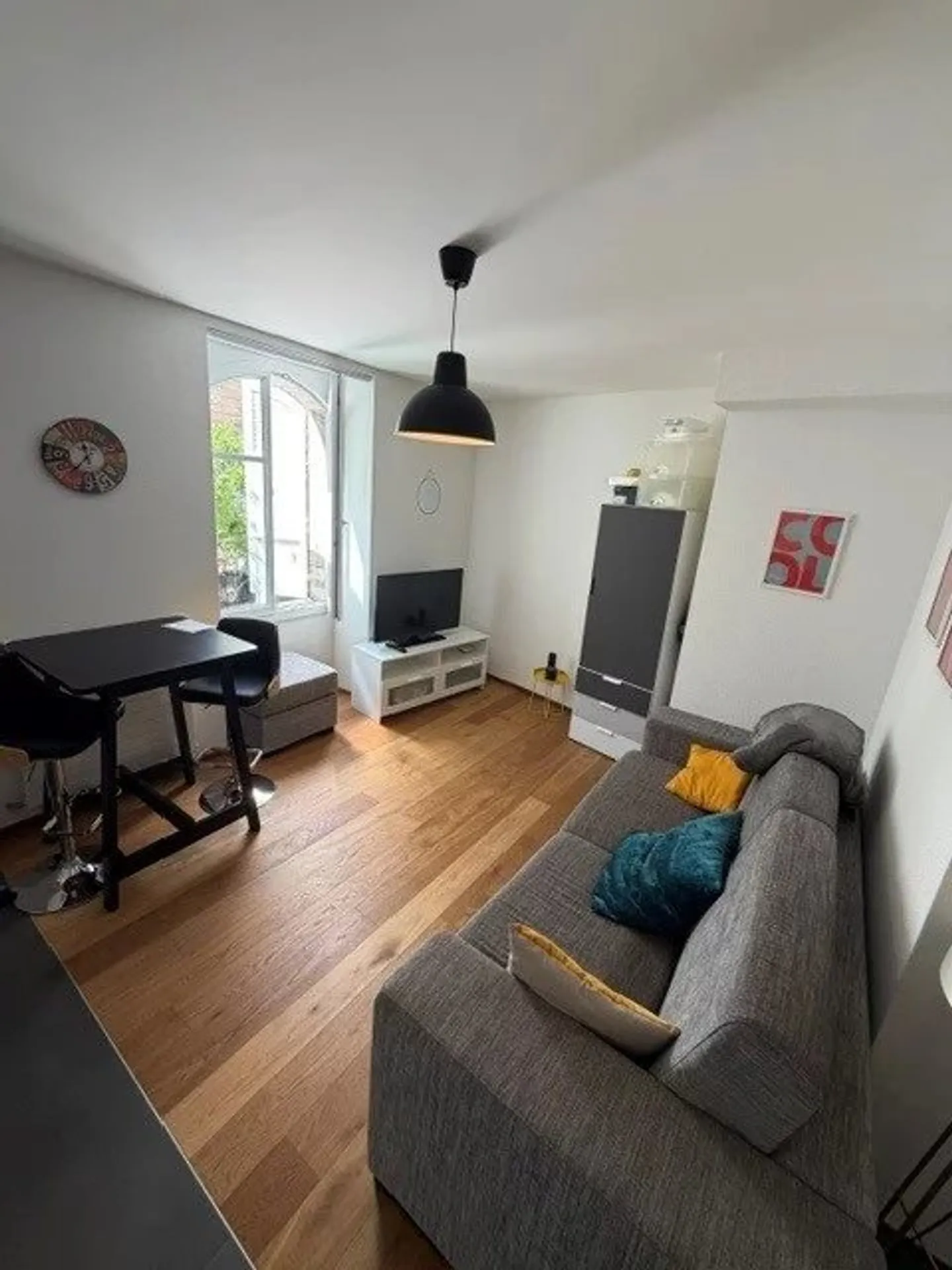 Charming Ground-Floor Studio - Photo 2 of 4