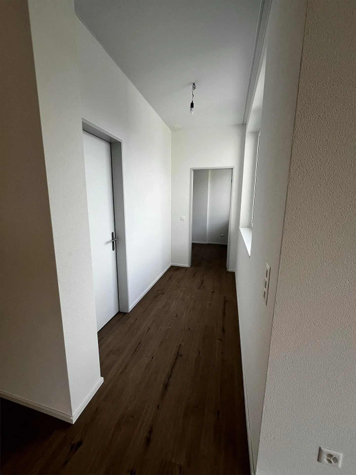 PRIMA AFFITTAZIONE: 157m2 Spazi Ufficio (6.5 Stanze Piano Terra Ovest) - Foto 8 di 9