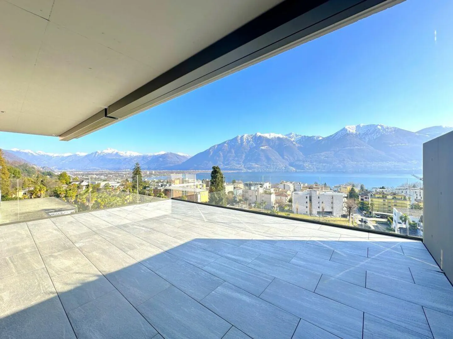 Appartamento di lusso con vista panoramica mozzafiato sul Lago Maggiore (residenza principale o secondaria) - Foto 1 di 11