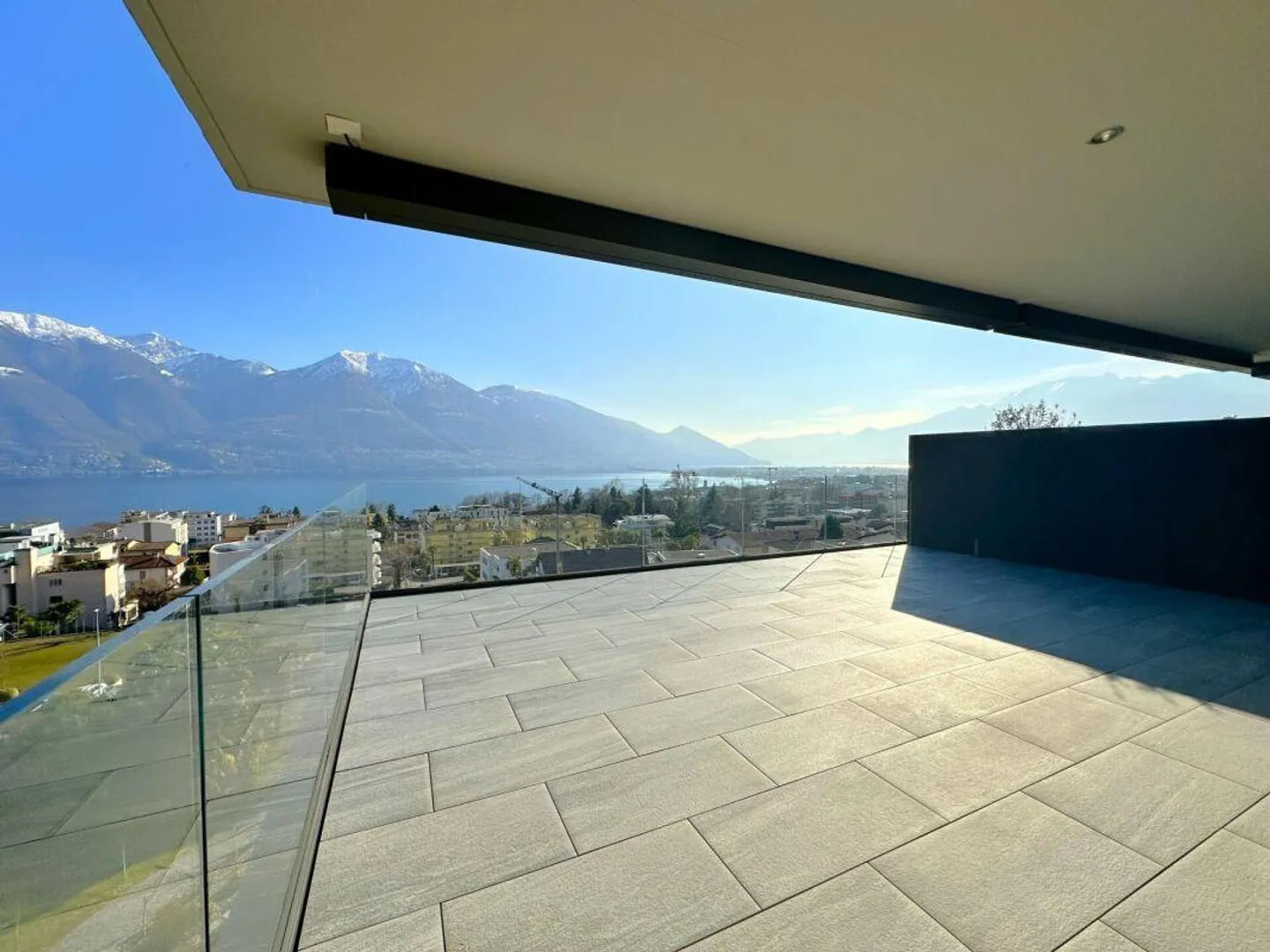 Appartamento di lusso con vista panoramica mozzafiato sul Lago Maggiore (residenza principale o secondaria) - Foto 3 di 11
