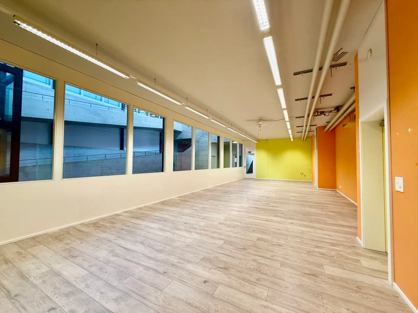Industrial Zone Farvagny - 330 m2 Local - Photo 5 of 9