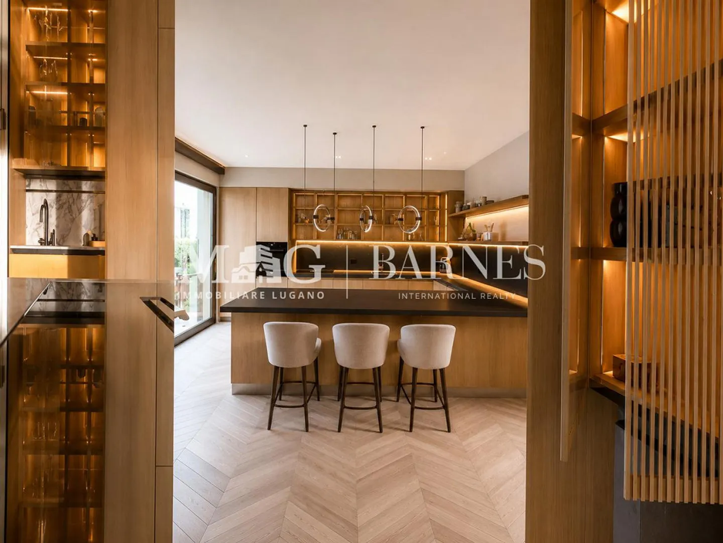Appartamento moderno con balcone - Foto 1 di 4