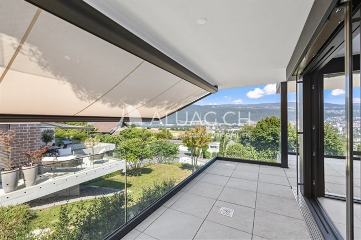 APPARTEMENT EXCLUSIF DE 5,5 PIÈCES - Photo 1 sur 14