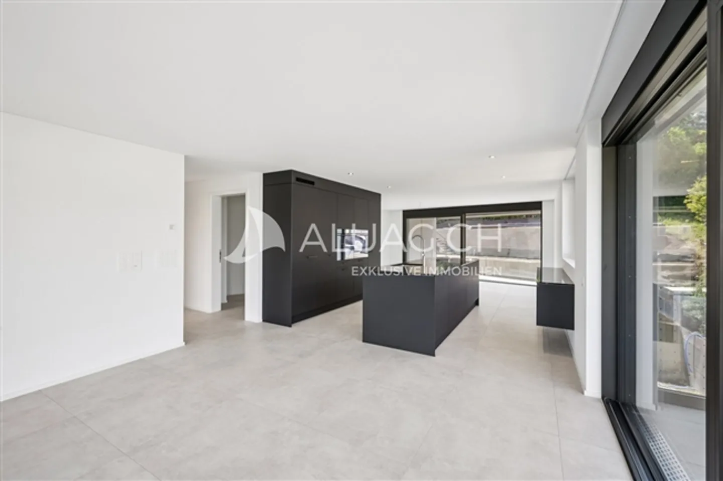 APPARTEMENT EXCLUSIF DE 5,5 PIÈCES - Photo 5 sur 14