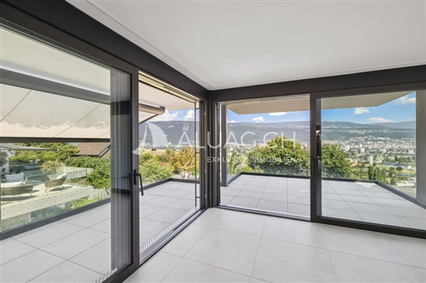 APPARTEMENT EXCLUSIF DE 5,5 PIÈCES - Photo 8 sur 14