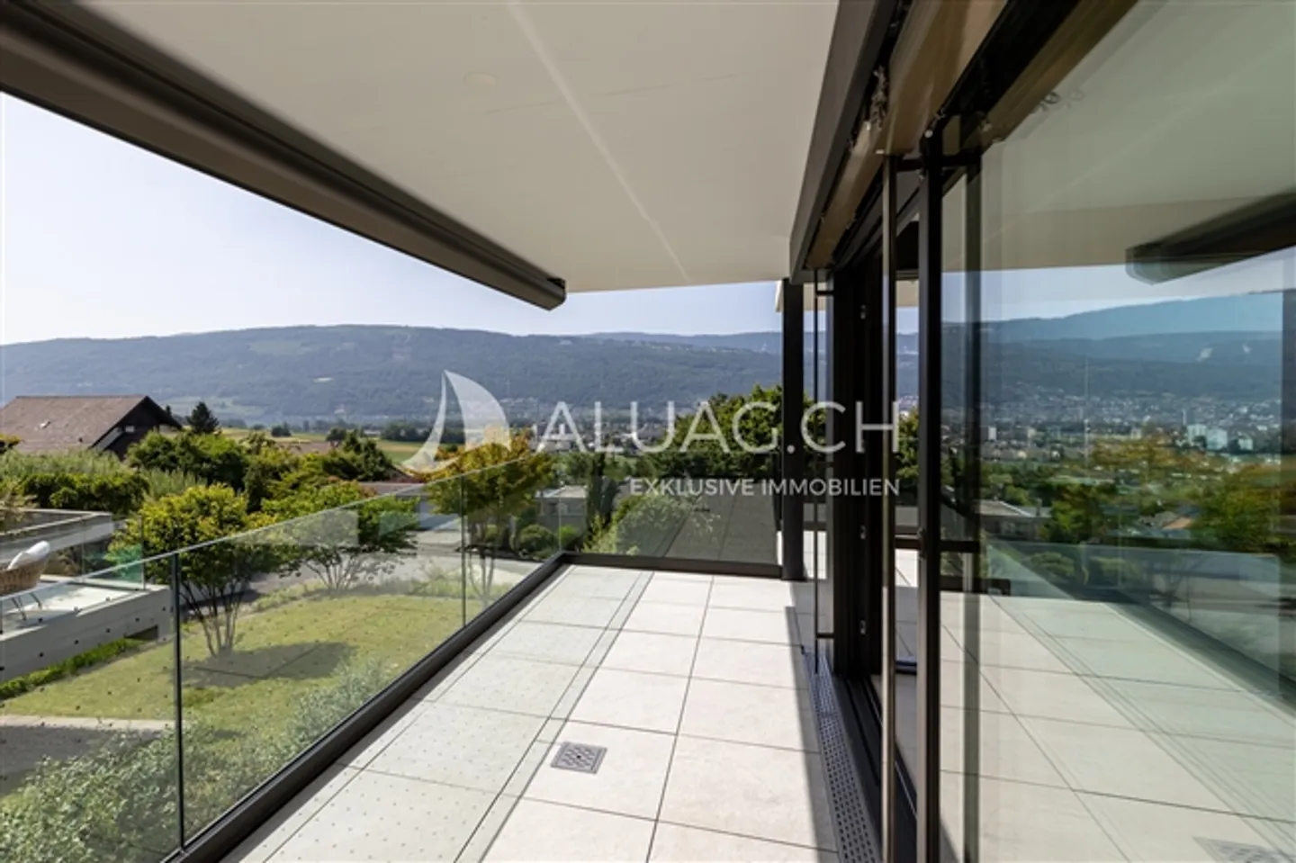 APPARTEMENT EXCLUSIF DE 5,5 PIÈCES - Photo 9 sur 14