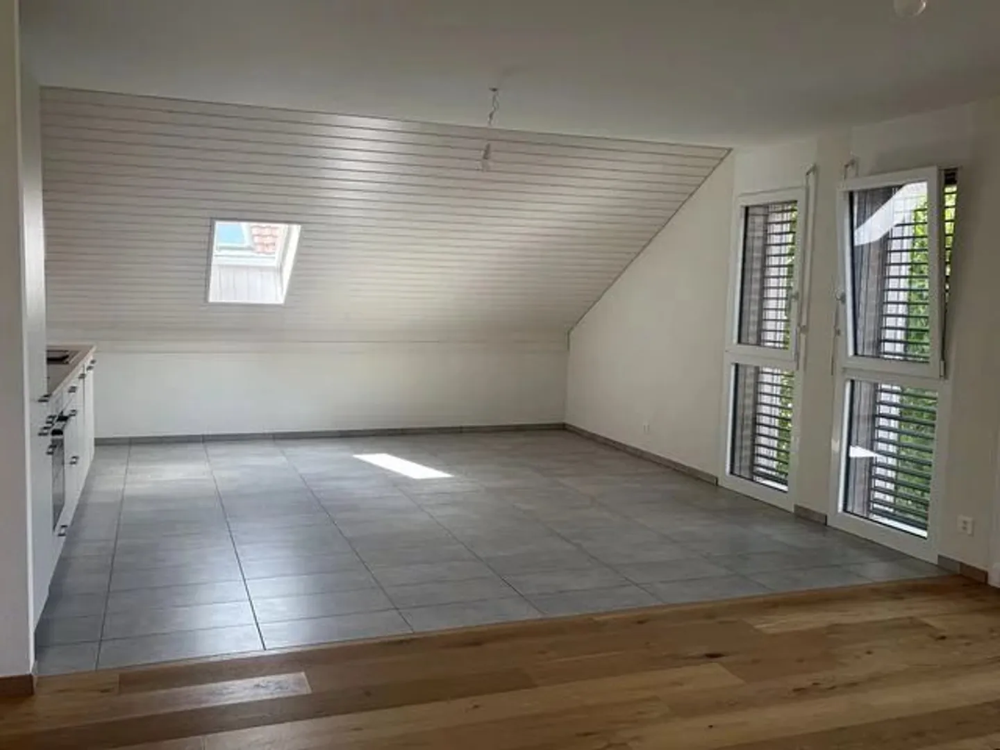 Charming 4.5 Room Apartment - Photo 2 of 7