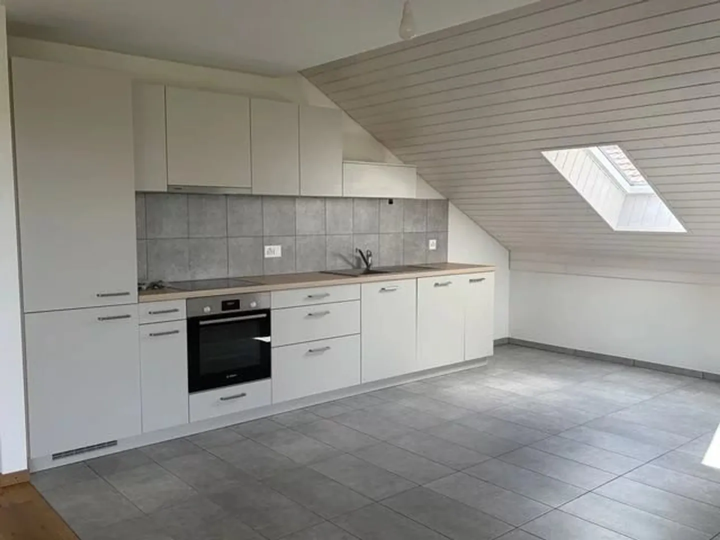 Charming 4.5 Room Apartment - Photo 3 of 7