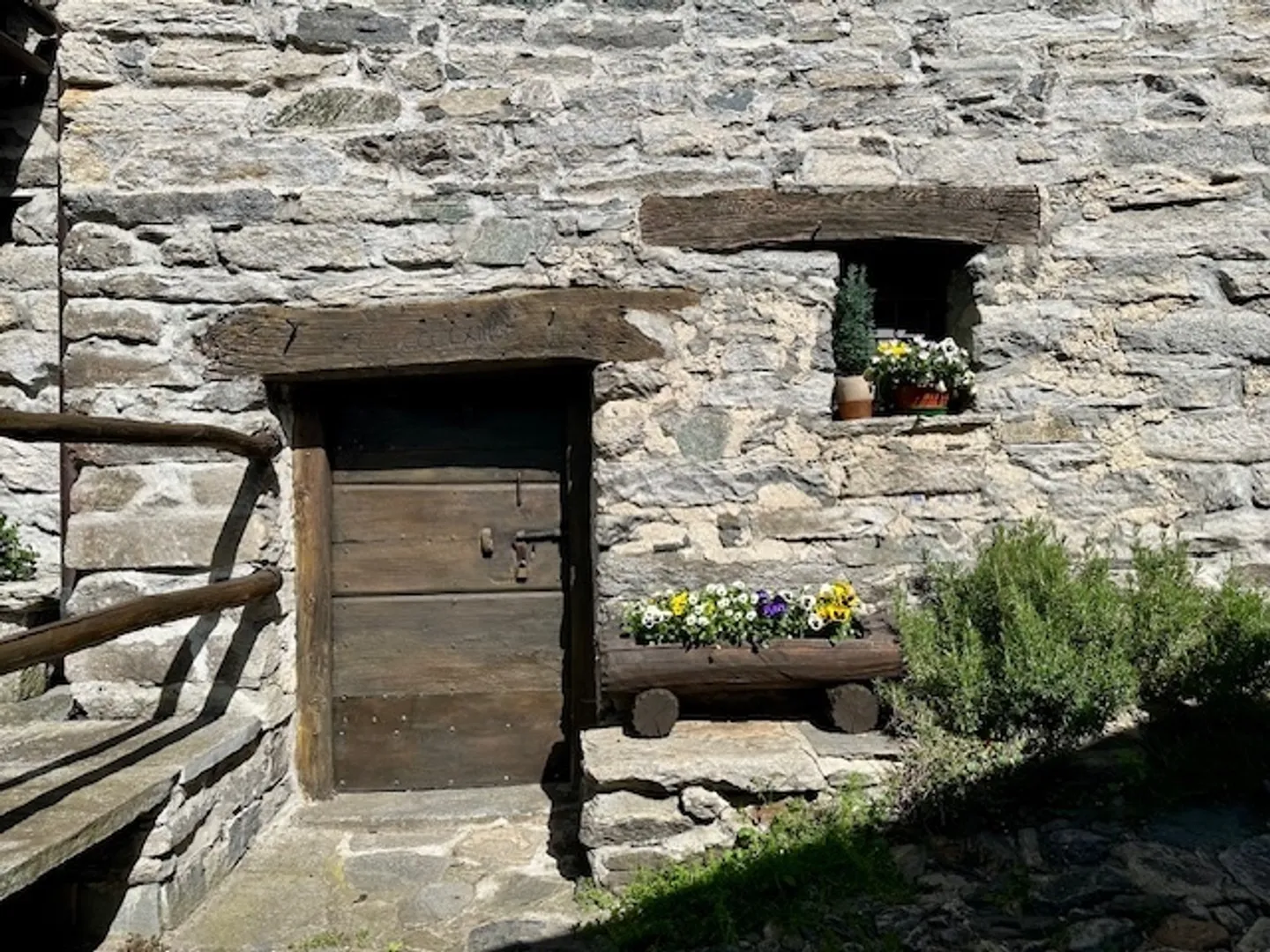 Furnished 3-room Rustico in historic Corippo (Verzasca Valley) - Photo 14 of 16