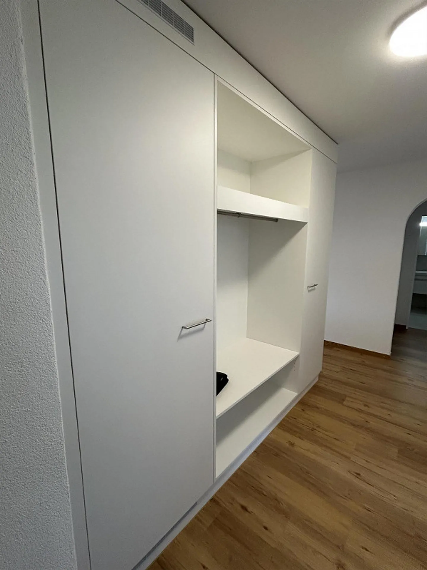 Freshly renovated 4.5-room apartment - Photo 8 of 13