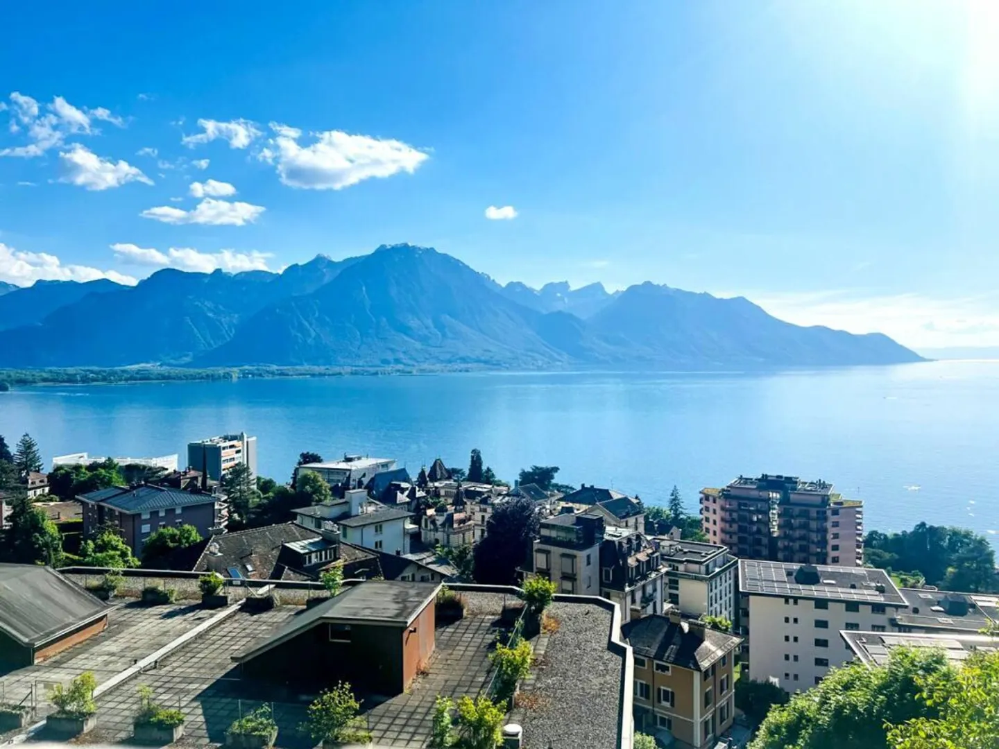 Magnifico appartamento di 4,5 locali con vista panoramica sul lago. - Foto 1 di 10