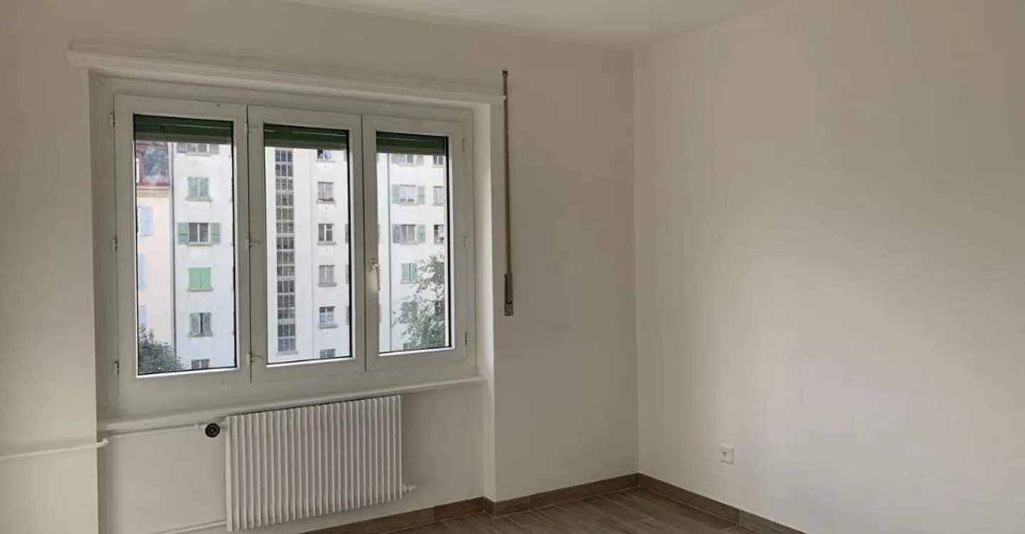 Appartement Rénové avec Balcon - Photo 5 sur 12