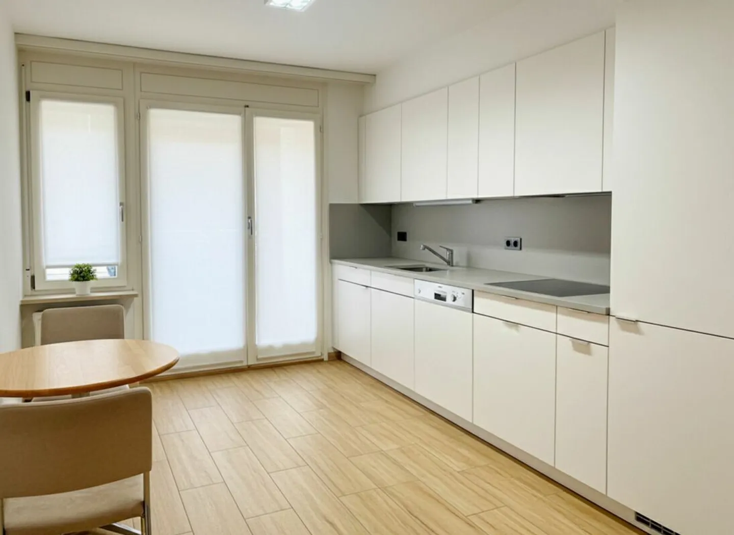 Magnifico appartamento di 4,5 locali con vista panoramica sul lago. - Foto 2 di 10