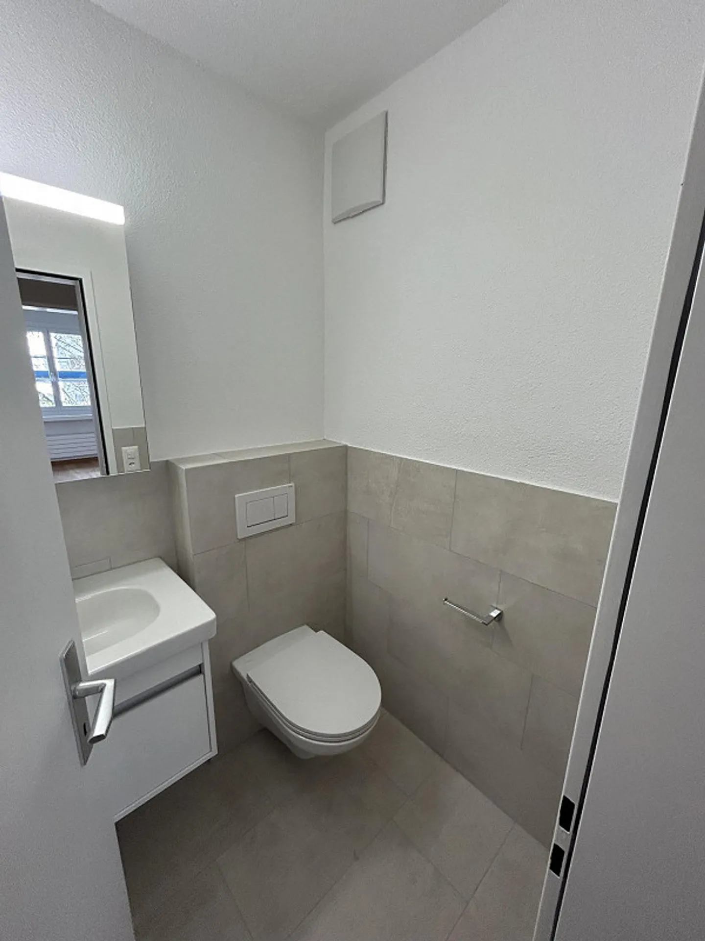 Freshly renovated 4.5-room apartment - Photo 12 of 13