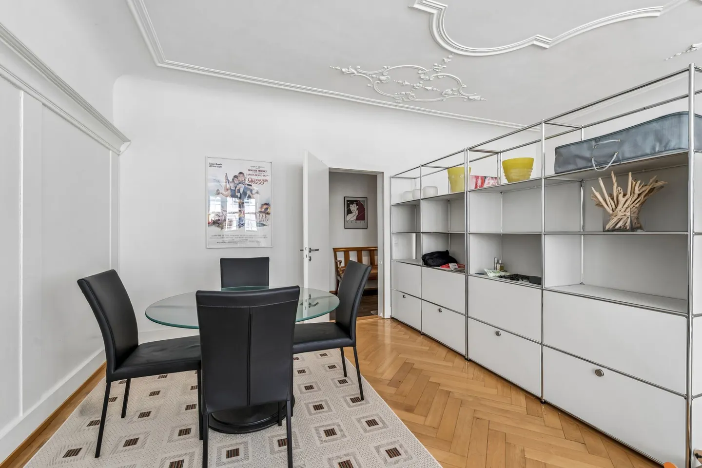 Traditional residential and commercial property in the Schaffhausen old town - Photo 8 of 15