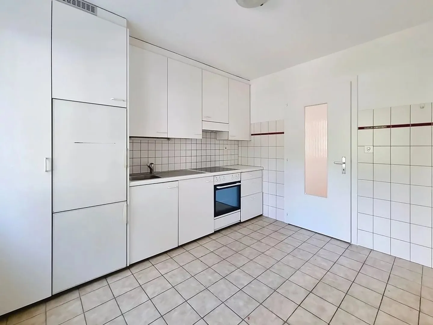 Charming 3-Room Apartment in Sierre - Photo 6 of 11