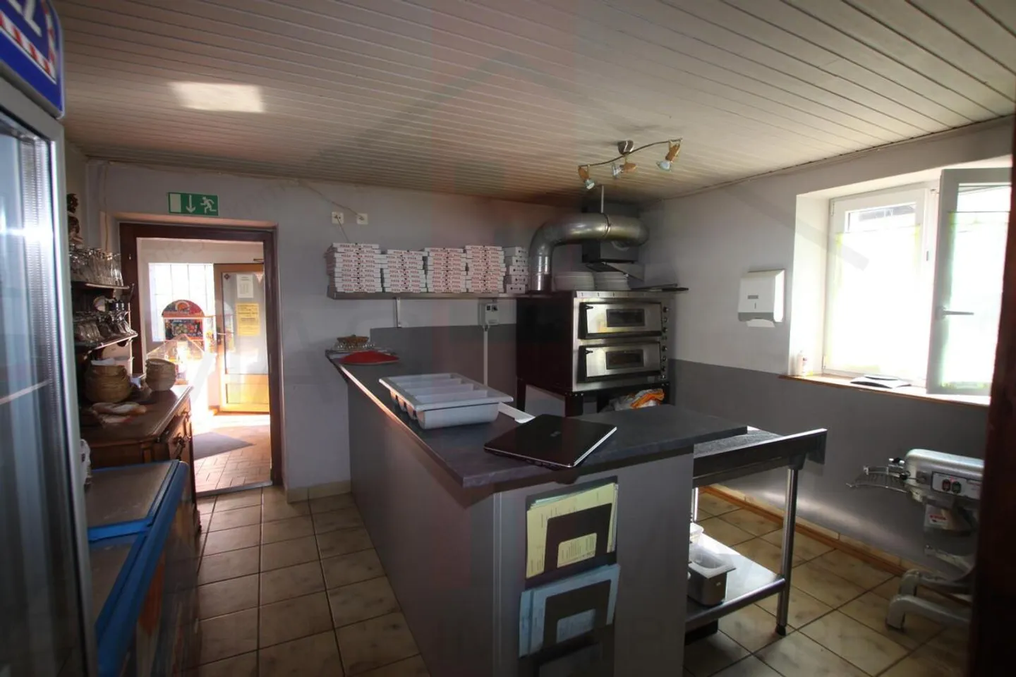 NOUVEAU. Immeuble mixte avec bon rendement - Photo 2 sur 6
