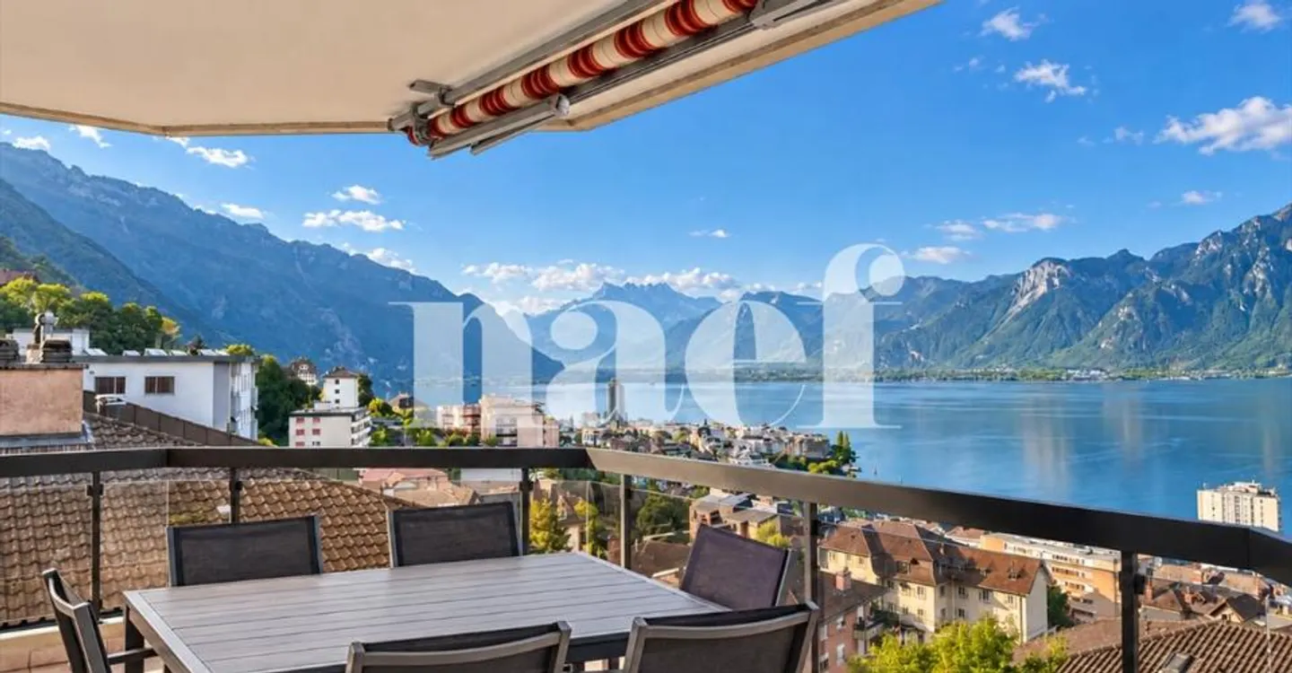 Bell'appartamento di 4,5 locali con vista mozzafiato sul lago in vendita a Montreux - Foto 1 di 12