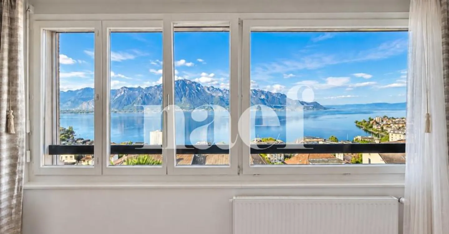 Bell'appartamento di 4,5 locali con vista mozzafiato sul lago in vendita a Montreux - Foto 3 di 12