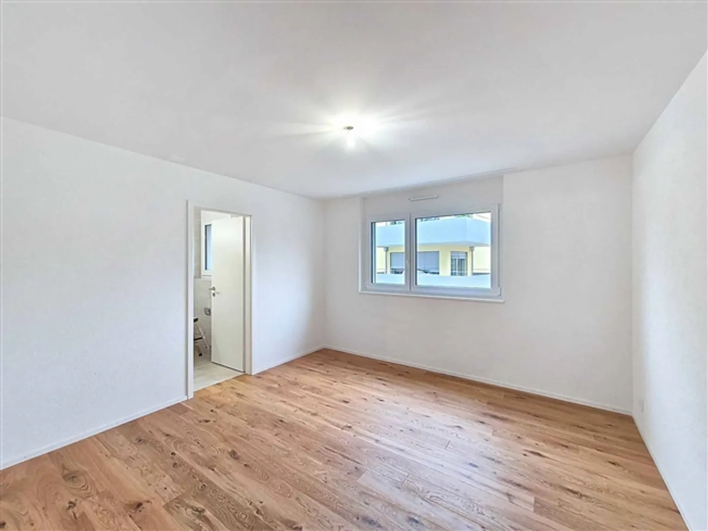 Modernes Apartment in Yverdon-les-Bains - Foto 8 von 13