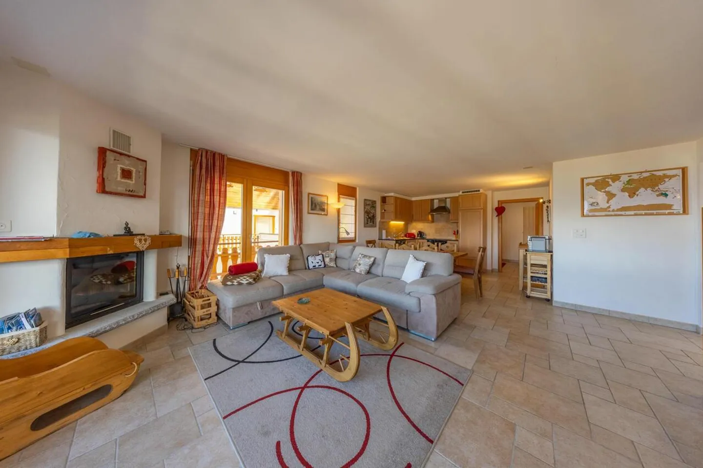 Schöne Wohnung in der Nähe des Zentrums mit Aussicht - Foto 2 von 15