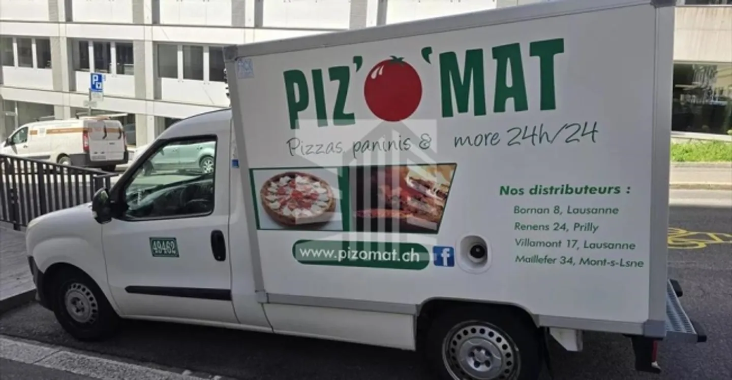 Edificio ad uso misto in affitto - Foto 2 di 13