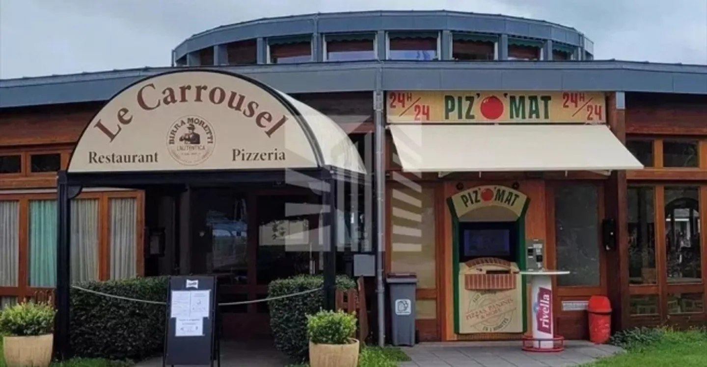 Edificio ad uso misto in affitto - Foto 1 di 13