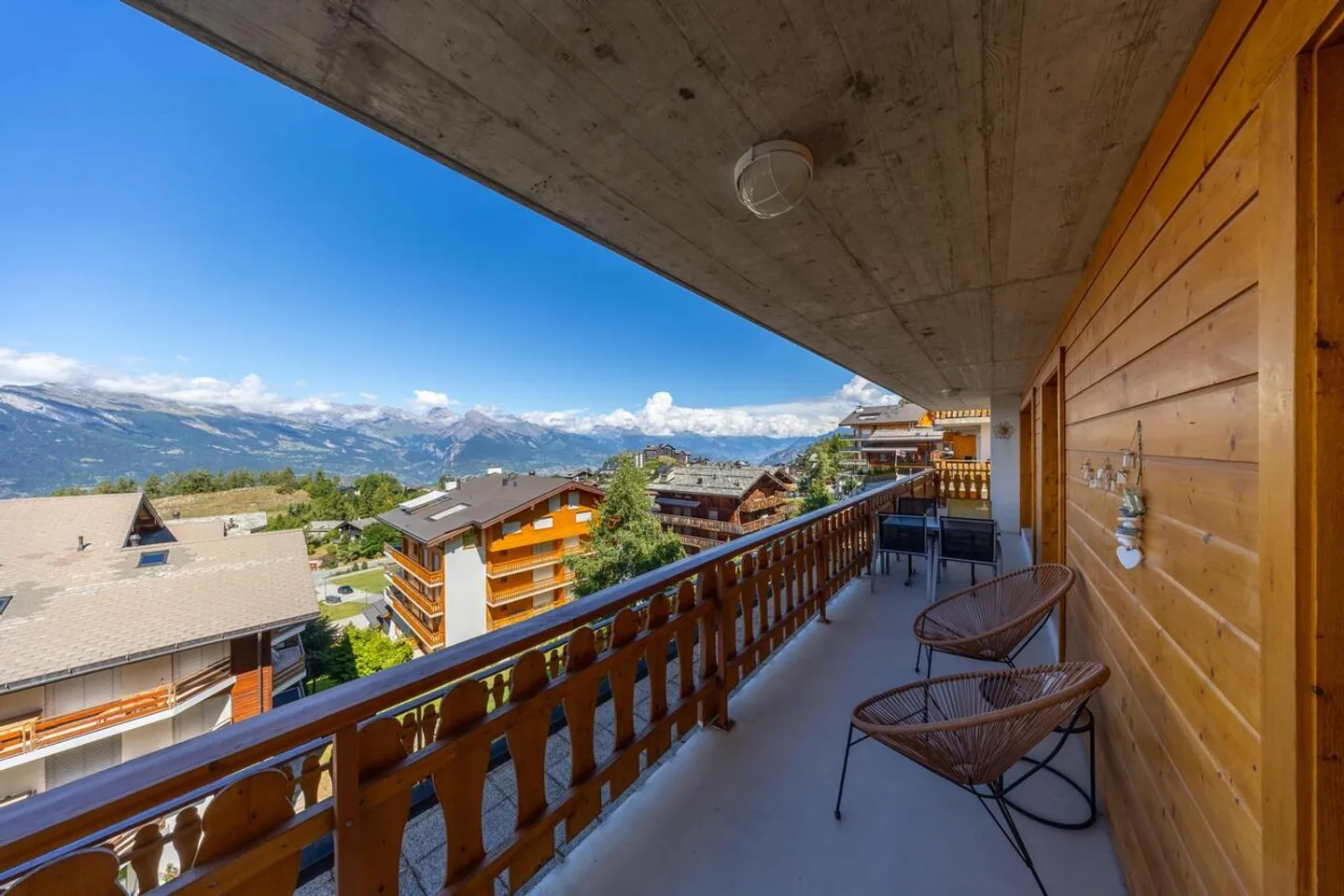 Schöne Wohnung in der Nähe des Zentrums mit Aussicht - Foto 7 von 15