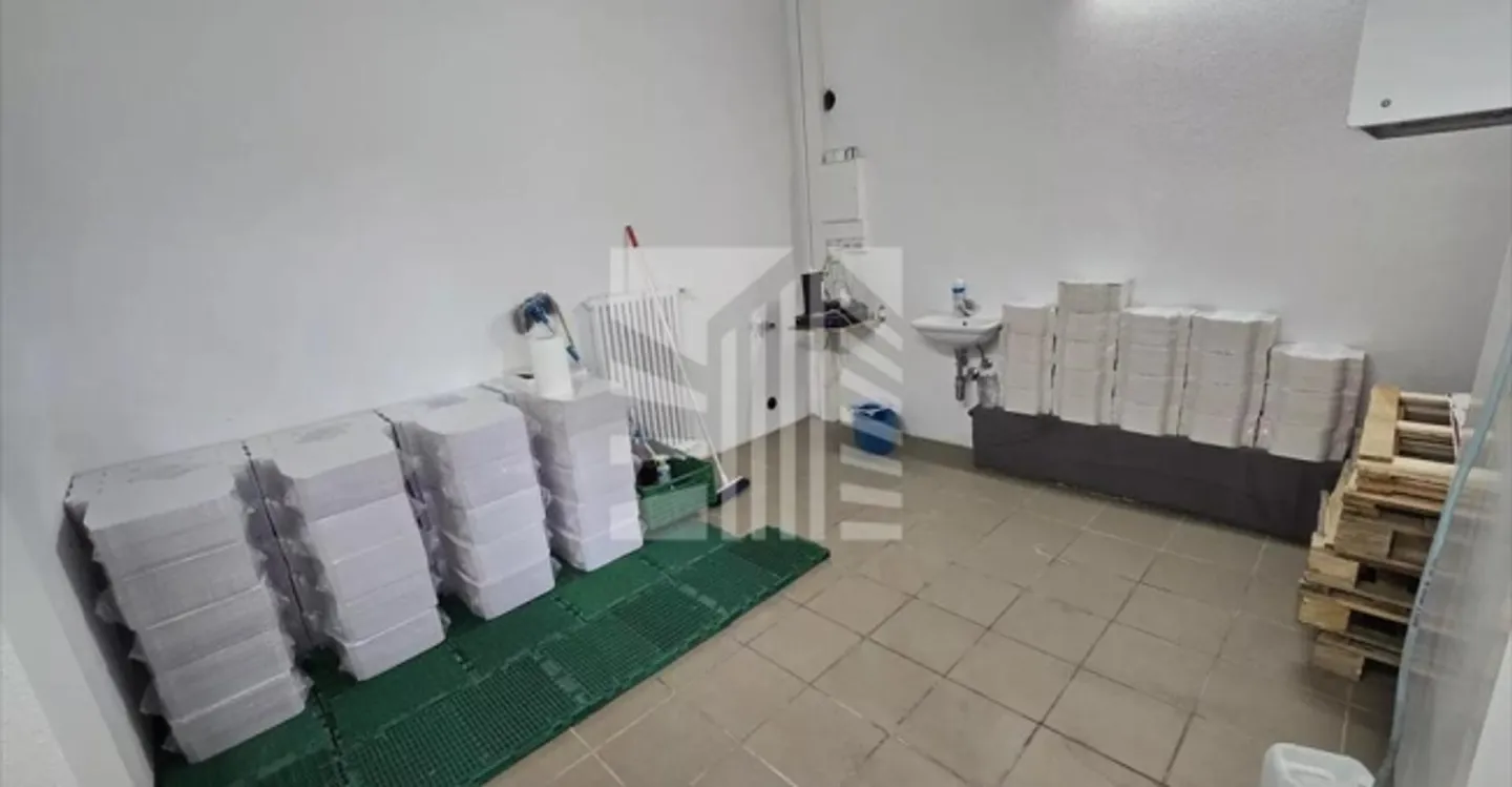Edificio ad uso misto in affitto - Foto 10 di 13