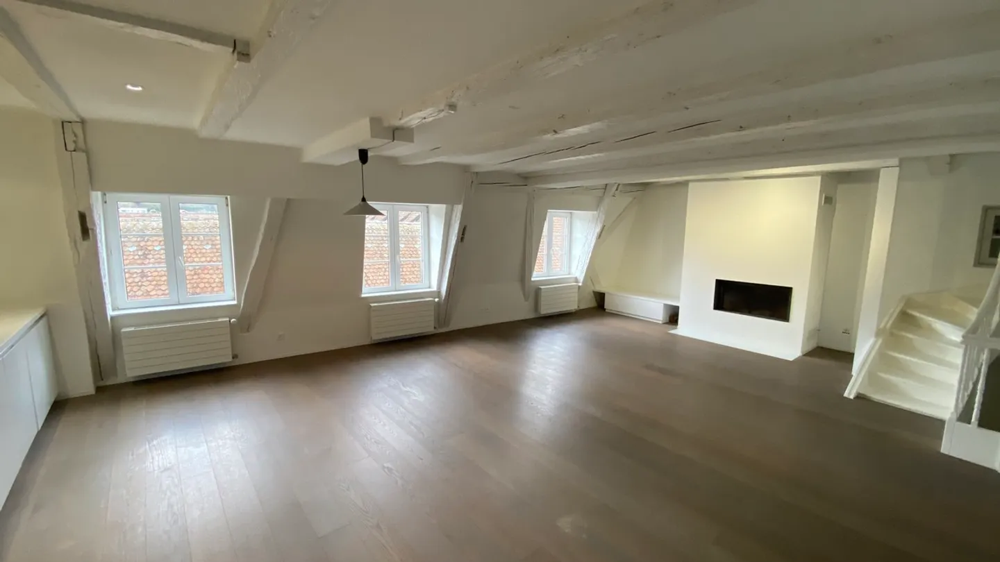 Triplex di 4,5 stanze completamente ristrutturato. - Foto 5 di 21