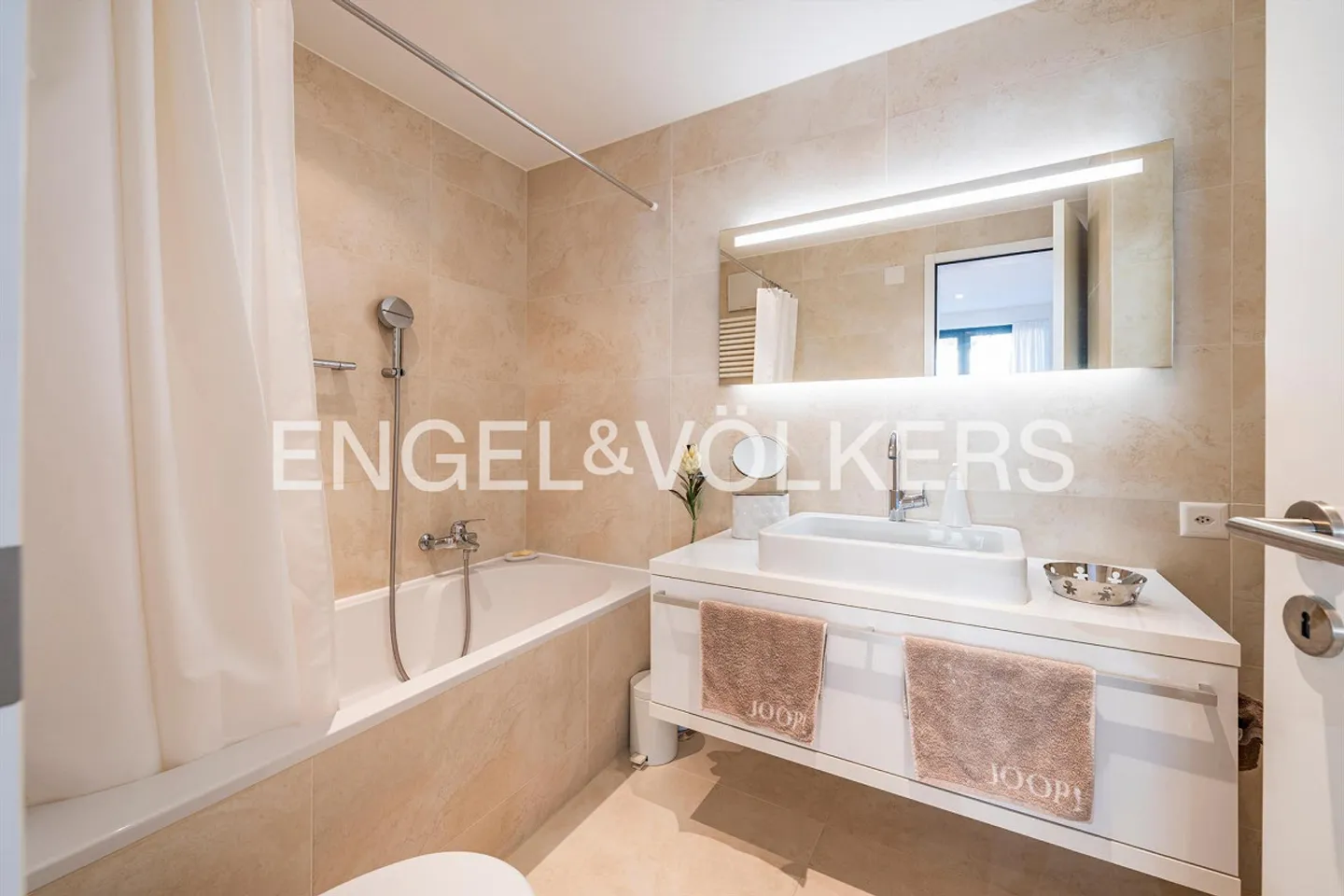 Résidence urbaine luxueuse en première ligne du lac - Muralto (68) - Photo 10 sur 12