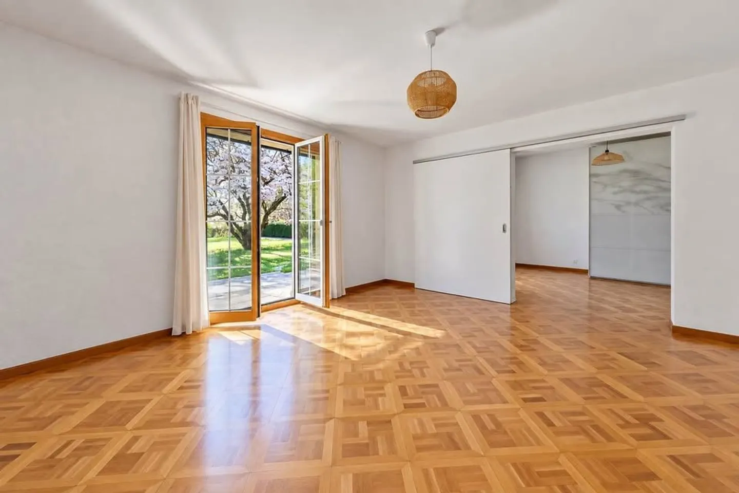 For rent 3.5 rooms with garden in Versoix - Photo 3 of 9